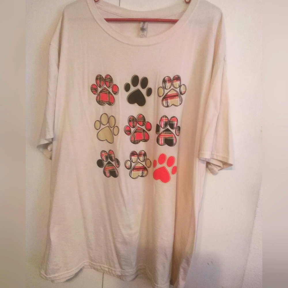 3X whimsical Paw print shirt